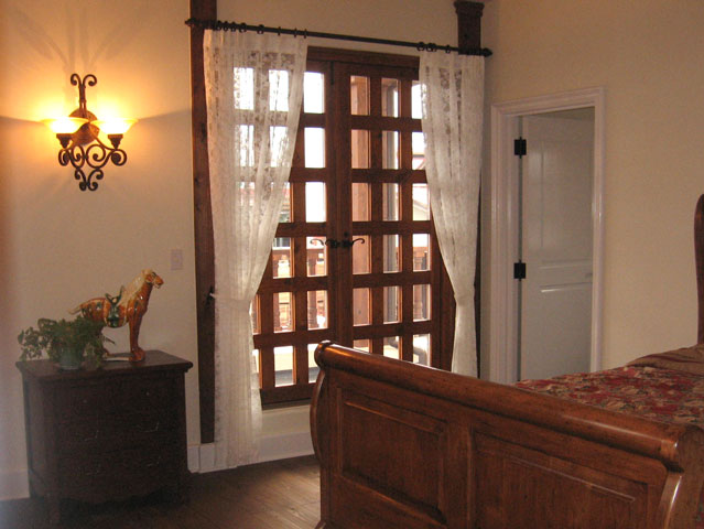 教会のような窓の施工事例01